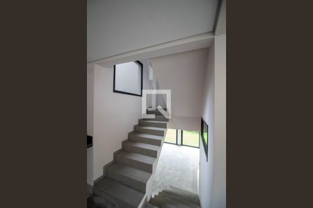 ESCADA ACESSO de casa de condomínio à venda com 3 quartos, 185m² em Parque das Araucárias, Campinas