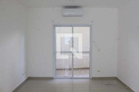 Sala de casa de condomínio para alugar com 2 quartos, 83m² em Paisagem Renoir, Cotia