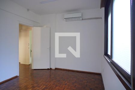 Quarto 1 de casa à venda com 7 quartos, 381m² em Três Figueiras, Porto Alegre