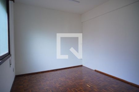 Quarto 1 de casa à venda com 7 quartos, 381m² em Três Figueiras, Porto Alegre