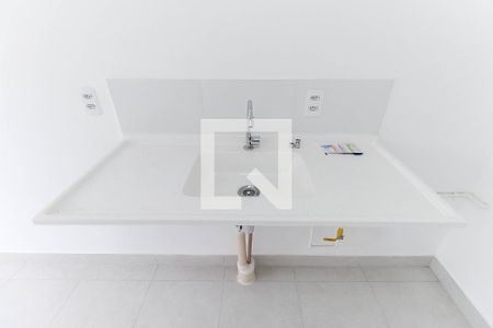 Sala - Cozinha de apartamento para alugar com 2 quartos, 29m² em Vila Carmosina, São Paulo