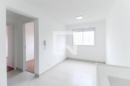 Sala - Cozinha de apartamento para alugar com 2 quartos, 29m² em Vila Carmosina, São Paulo