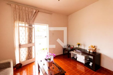 Sala de casa à venda com 4 quartos, 185m² em Sagrada Família, Belo Horizonte