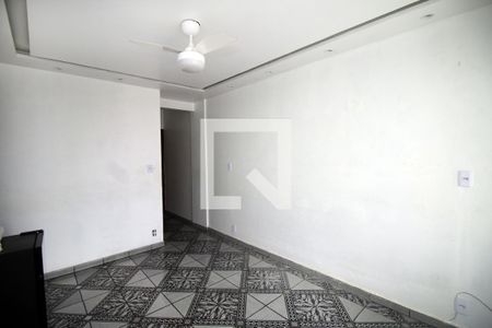 Sala de apartamento para alugar com 3 quartos, 74m² em Olaria, Rio de Janeiro