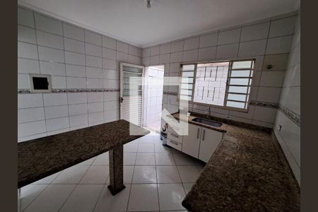 Cozinha de casa à venda com 2 quartos, 67m² em Santa Maria, Osasco