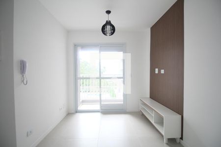 Sala/Cozinha de apartamento para alugar com 1 quarto, 33m² em Portal do Morumbi, São Paulo