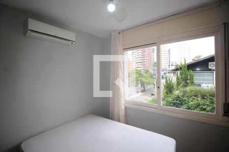 Quarto 1 de apartamento para alugar com 2 quartos, 75m² em Petrópolis, Porto Alegre