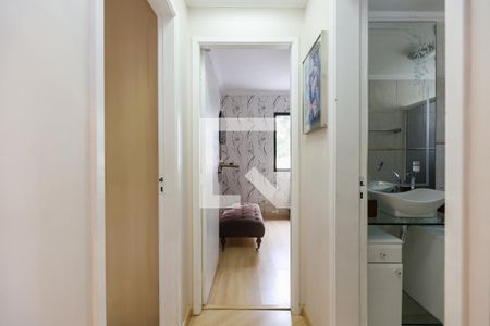 Corredor de apartamento para alugar com 2 quartos, 68m² em Jardim Henriqueta, Taboão da Serra