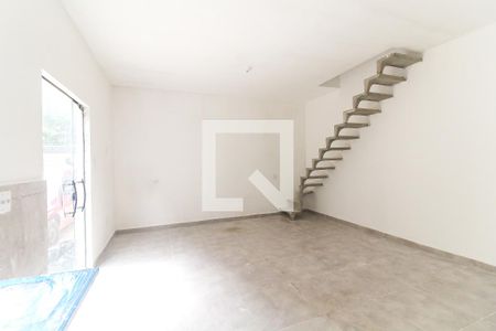 Sala/Cozinha de casa para alugar com 2 quartos, 80m² em Jardim Helena, São Paulo