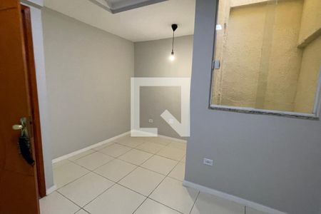 Quarto  de casa para alugar com 2 quartos, 90m² em Jardim Vinte E Cinco de Agosto, Duque de Caxias