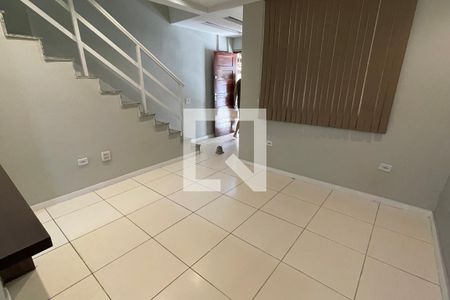 Sala de casa para alugar com 2 quartos, 90m² em Jardim Vinte E Cinco de Agosto, Duque de Caxias