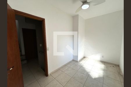 Quarto 1 de casa para alugar com 3 quartos, 120m² em Cascadura, Rio de Janeiro