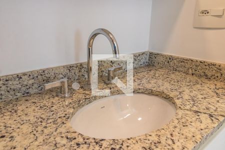 Banheiro Social de apartamento para alugar com 2 quartos, 64m² em Alphaville Empresarial, Barueri
