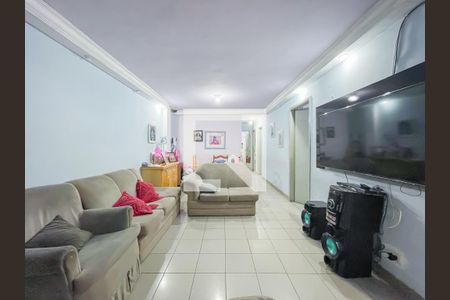Sala de casa à venda com 6 quartos, 220m² em Metalúrgicos, Osasco