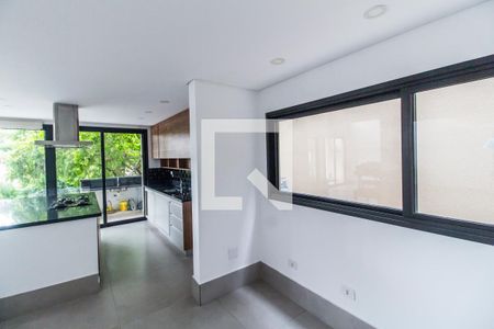 Sala  de casa de condomínio para alugar com 4 quartos, 389m² em Alphaville, Santana de Parnaíba