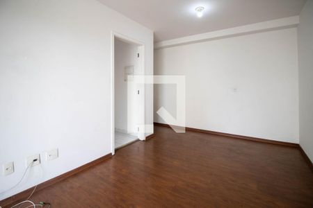 Sala de apartamento para alugar com 3 quartos, 73m² em Jardim Henriqueta, Taboão da Serra