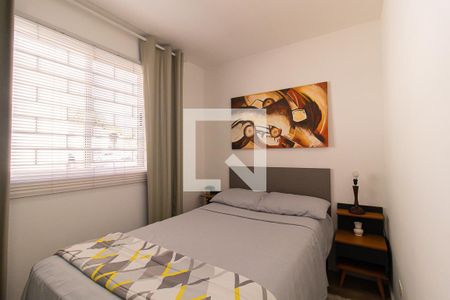 Quarto 1 de apartamento para alugar com 2 quartos, 52m² em Capão Raso, Curitiba