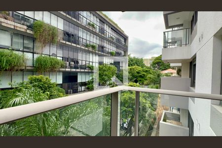 Varanda de kitnet/studio para alugar com 1 quarto, 33m² em Vila Madalena, São Paulo