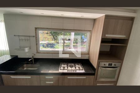 Cozinha de casa de condomínio para alugar com 2 quartos, 70m² em Inoa , Maricá