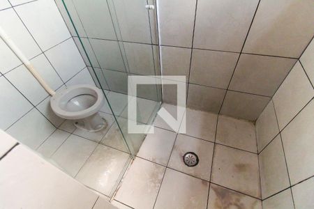 Banheiro de casa para alugar com 1 quarto, 60m² em Vila Carmosina, São Paulo