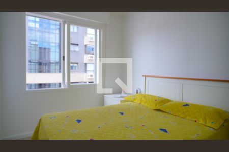 Quarto  de apartamento à venda com 1 quarto, 42m² em Rio Branco, Porto Alegre