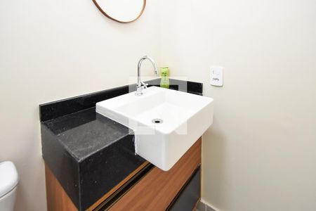 banheiro de kitnet/studio para alugar com 1 quarto, 25m² em Pinheiros, São Paulo