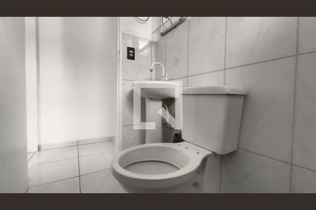 Banheiro de apartamento para alugar com 1 quarto, 25m² em Cambuci, São Paulo