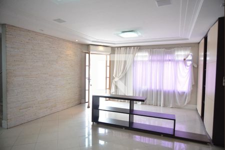 Sala de casa para alugar com 3 quartos, 143m² em Vila Scarpelli, Santo André