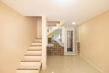 Sala de casa de condomínio para alugar com 2 quartos, 70m² em Guaratiba, Rio de Janeiro