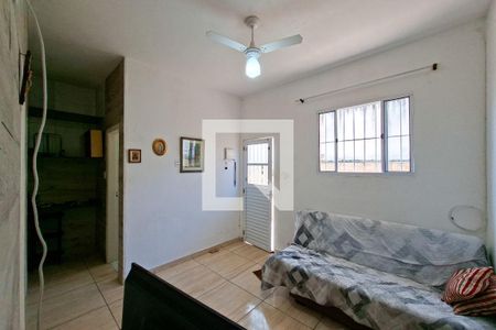 Sala de casa de condomínio para alugar com 1 quarto, 65m² em Guilhermina, Praia Grande