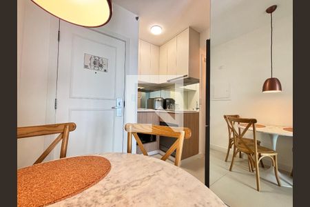 Sala/Cozinha de apartamento à venda com 1 quarto, 30m² em Indianópolis, São Paulo