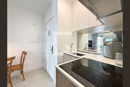 Sala/Cozinha de apartamento à venda com 1 quarto, 30m² em Indianópolis, São Paulo