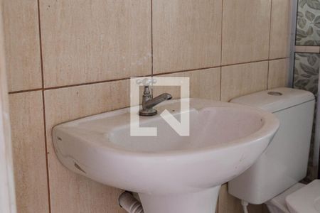 Banheiro de casa para alugar com 3 quartos, 60m² em Parque Jurema, Guarulhos