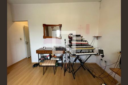 Quarto 1 de casa para alugar com 4 quartos, 98m² em Jardim das Vertentes, São Paulo