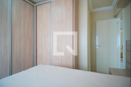 Suíte de apartamento à venda com 2 quartos, 74m² em Vila Ipiranga, Porto Alegre