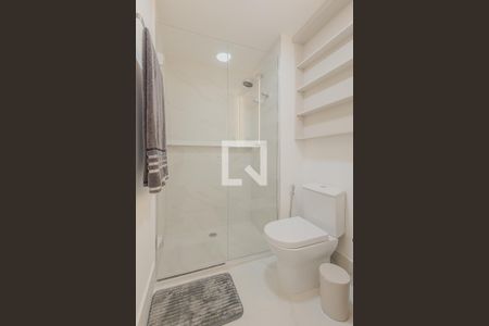 Banheiro de apartamento para alugar com 1 quarto, 28m² em Pinheiros, São Paulo