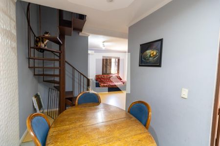 Sala de casa de condomínio à venda com 3 quartos, 90m² em Vila Nova, Porto Alegre