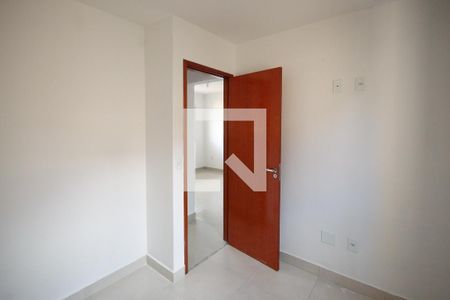 Quarto 2 de apartamento para alugar com 2 quartos, 40m² em Vila Mazzei, São Paulo