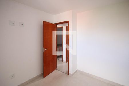 Quarto 1 de apartamento para alugar com 2 quartos, 40m² em Vila Mazzei, São Paulo