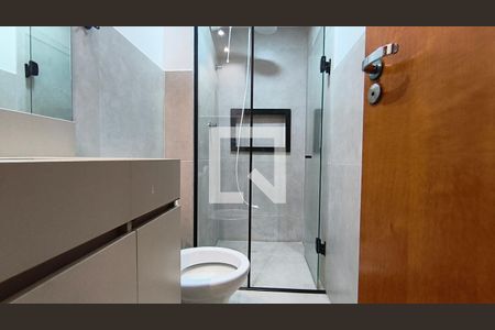 Banheiro de kitnet/studio para alugar com 1 quarto, 38m² em Mirandópolis, São Paulo