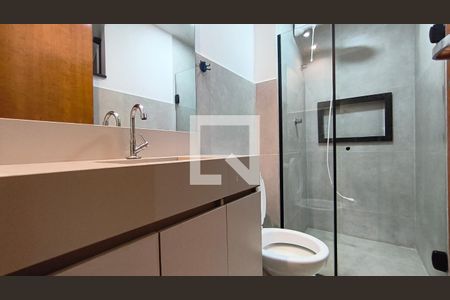 Banheiro de kitnet/studio para alugar com 1 quarto, 38m² em Mirandópolis, São Paulo