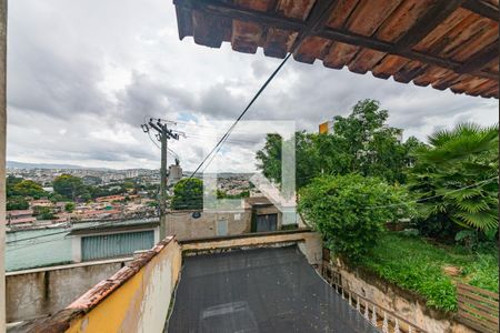Varanda de casa à venda com 3 quartos, 200m² em Salgado Filho, Belo Horizonte