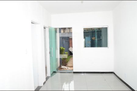 Sala de casa à venda com 2 quartos, 60m² em Goiânia, Belo Horizonte