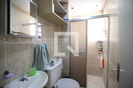 Banheiro de apartamento para alugar com 1 quarto, 40m² em Jardim Itu, Porto Alegre