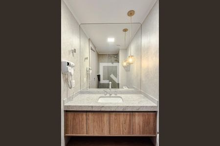 Banheiro de kitnet/studio para alugar com 1 quarto, 25m² em Perdizes, São Paulo