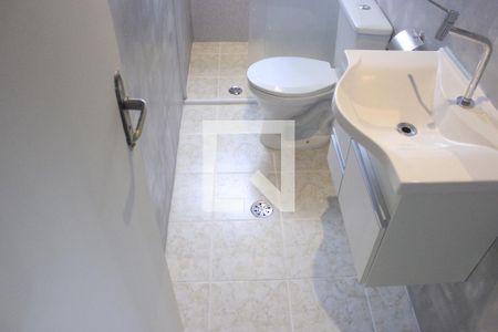Banheiro de apartamento para alugar com 2 quartos, 54m² em Centro, Guarulhos