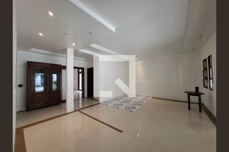 Sala de casa para alugar com 4 quartos, 261m² em Cosme Velho, Rio de Janeiro