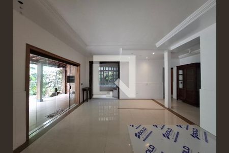 Sala de casa para alugar com 4 quartos, 261m² em Cosme Velho, Rio de Janeiro