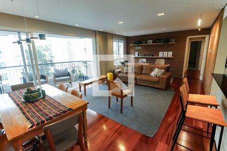 Sala de apartamento à venda com 3 quartos, 129m² em Real Parque, São Paulo