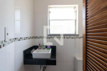 Lavabo de casa à venda com 3 quartos, 180m² em Vila Mazzei, São Paulo